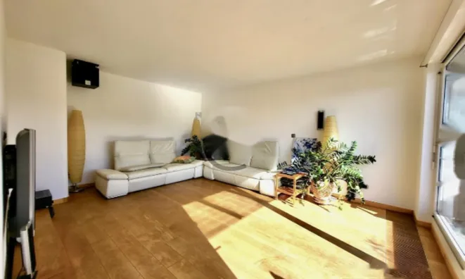 Недвижимость Четырёхкомнатная квартира Центр: 5