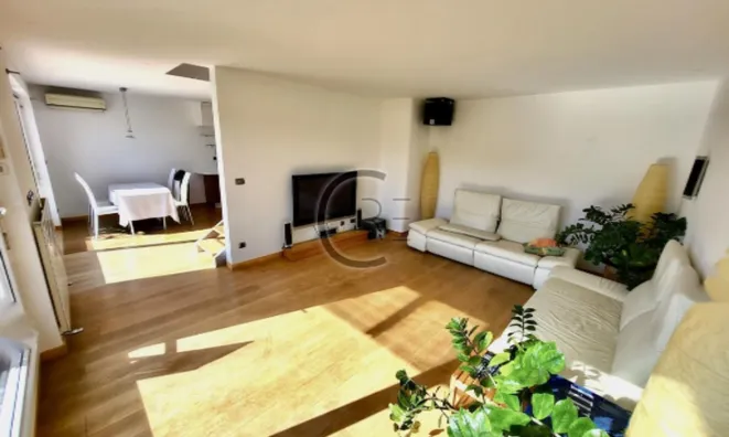 Недвижимость Четырёхкомнатная квартира Центр: 6