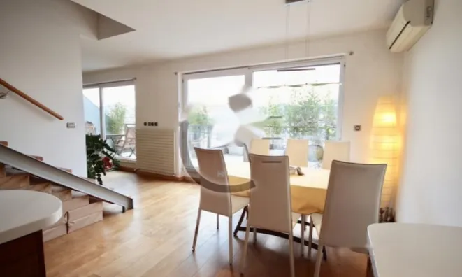 Недвижимость Четырёхкомнатная квартира Центр: 11