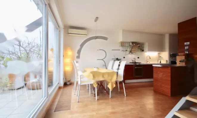 Недвижимость Четырёхкомнатная квартира Центр: 12