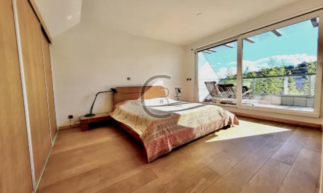 Недвижимость Четырёхкомнатная квартира Центр: 17