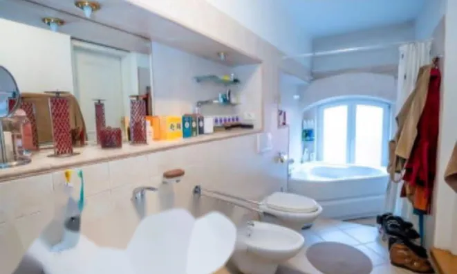 Недвижимость Трёхкомнатная квартира в центре: 6