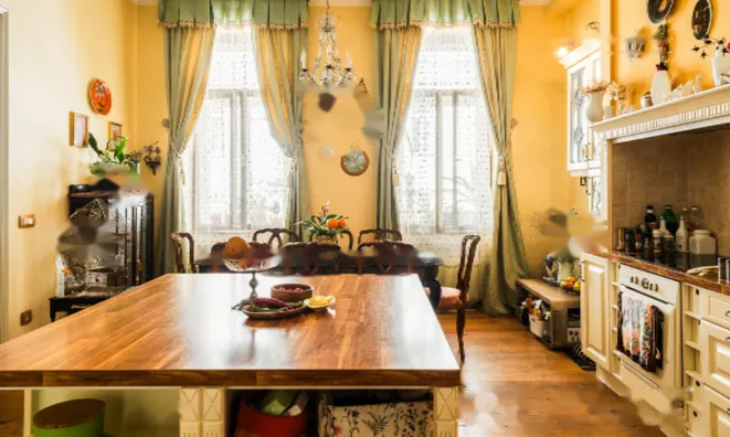 Недвижимость Квартира 4 комнаты в центре : 13