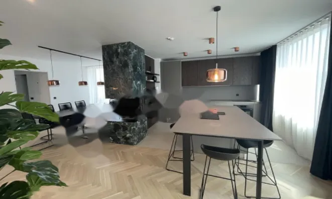 Недвижимость Пятикомнатная квартира Центр: 1