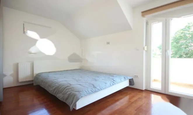 Недвижимость Дом-близнец Чрнуче: 2