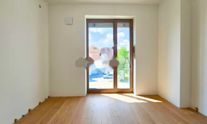 Недвижимость Дом с террасой Долги Мост: 13