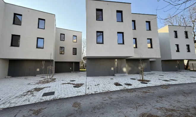 Недвижимость Дом с террасой в Томажичевой улице: 3