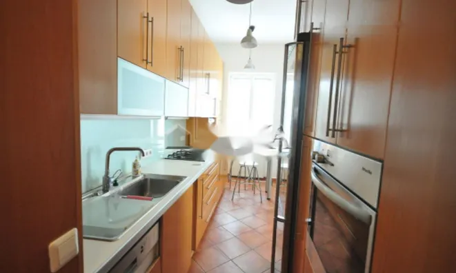 Недвижимость Квартира 4-комнатная в центре: 4