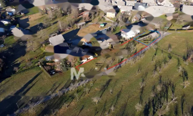 Недвижимость Участок, пригодный для строительства Блед.: 6