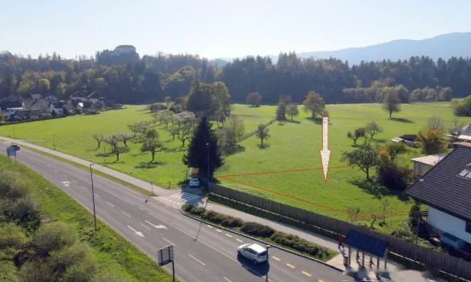 Недвижимость Участок, застройка Блед: 5