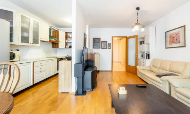 Недвижимость Квартира, 3-комнатная, Шишка: 3