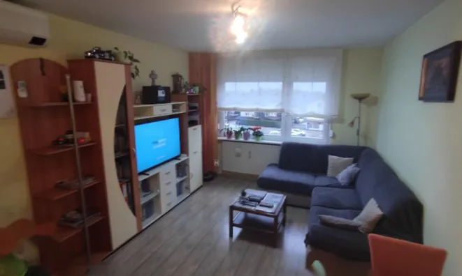 Недвижимость Трехкомнатная квартира с балконом на Штепанском поселке: 1