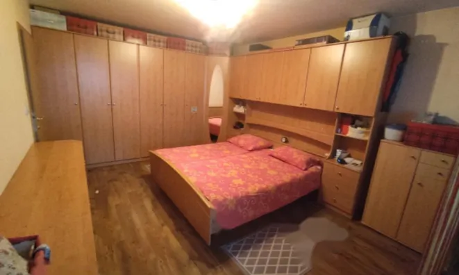 Недвижимость Трехкомнатная квартира с балконом на Штепанском поселке: 12