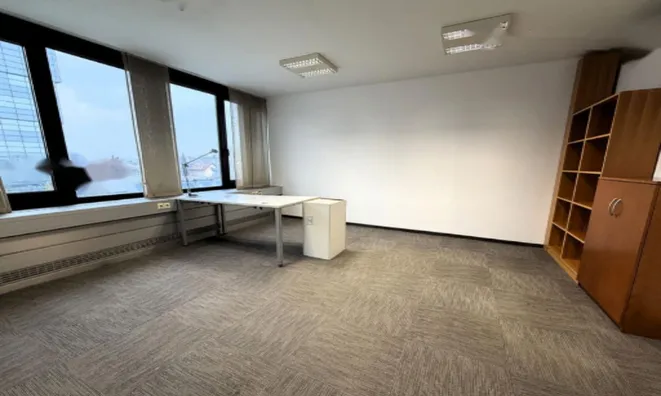 Недвижимость Офисное пространство Бежиград: 4