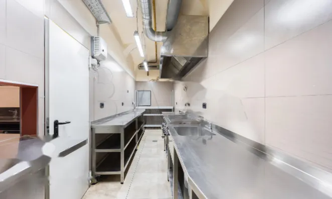 Недвижимость Коммерческое помещение в центре: 12