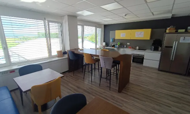 Недвижимость Офисное помещение в Стегне: 12