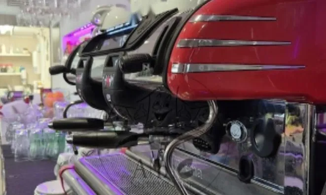 Недвижимость Коммерческое помещение: 4