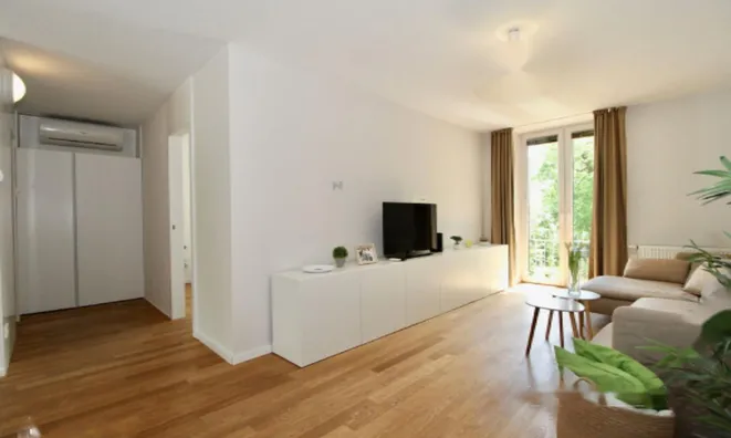 Недвижимость 2-комнатная квартира в центре: 3