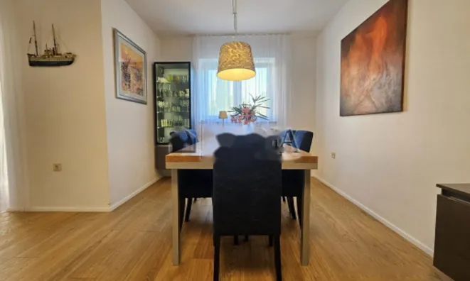 Недвижимость Трёхкомнатная квартира в Портороже: 55