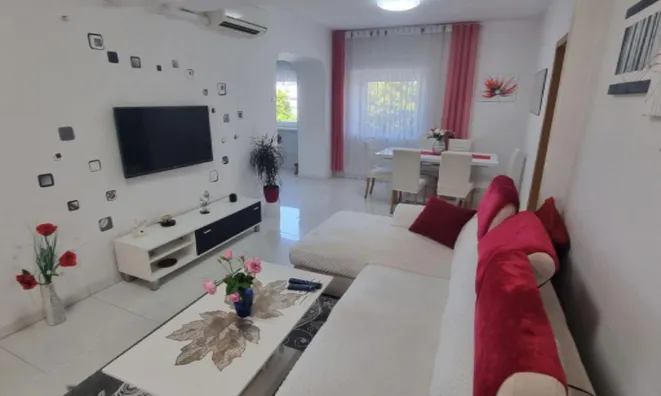 Недвижимость Трёхкомнатная квартира в Бертоках: 2