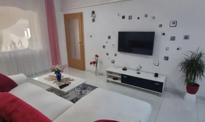 Недвижимость Трёхкомнатная квартира в Бертоках: 3