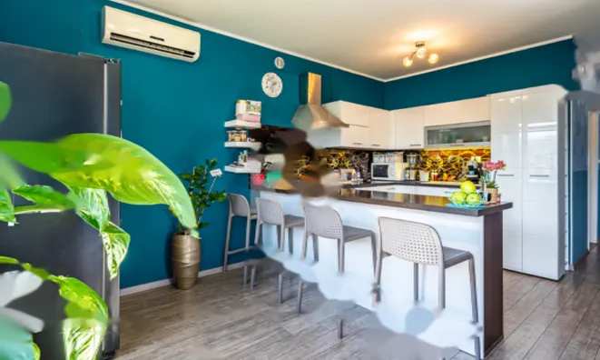 Недвижимость Квартира с большой террасой: 4