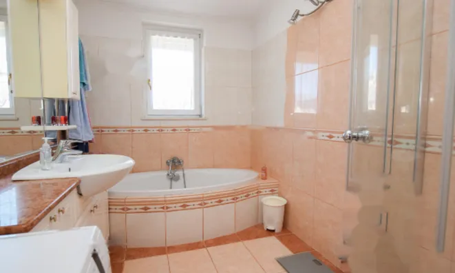 Недвижимость Дом с террасой Подутик: 3