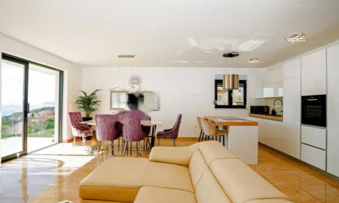 Недвижимость Семейный дом 250 м², Опатия: 12