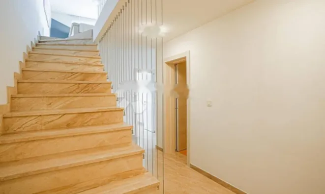 Недвижимость Семейный дом 250 м², Опатия: 19