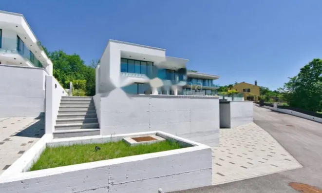 Недвижимость Новый дом 300 м² в центре: 3