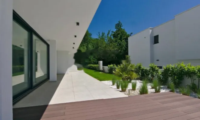 Недвижимость Новый дом 300 м² в центре: 15