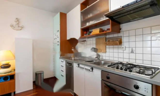 Недвижимость Двухкомнатная квартира в центре: 10