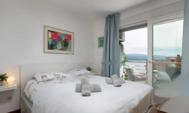 Недвижимость Двухкомнатная квартира в центре: 11