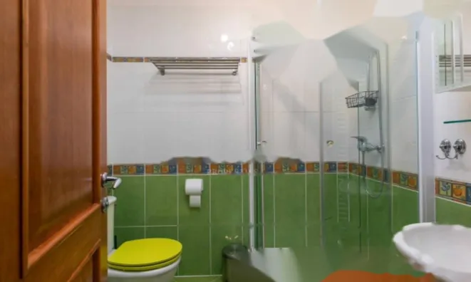 Недвижимость Двухкомнатная квартира в центре: 18