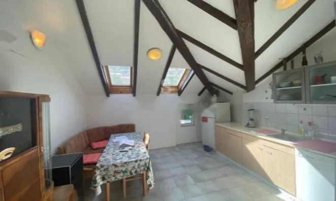 Недвижимость Трехкомнатная квартира, Центр: 2