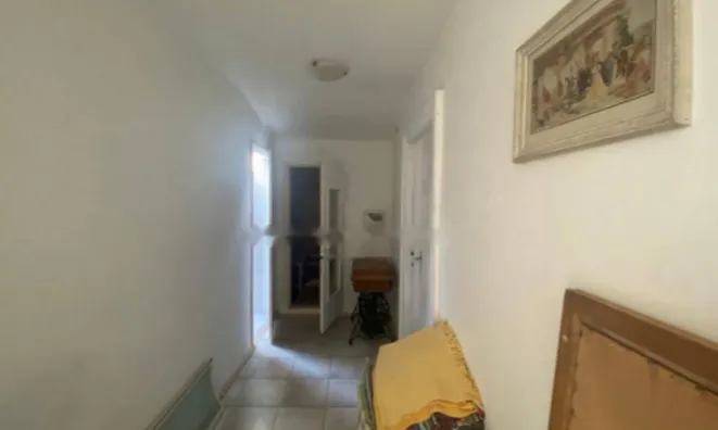 Недвижимость Трехкомнатная квартира, Центр: 5