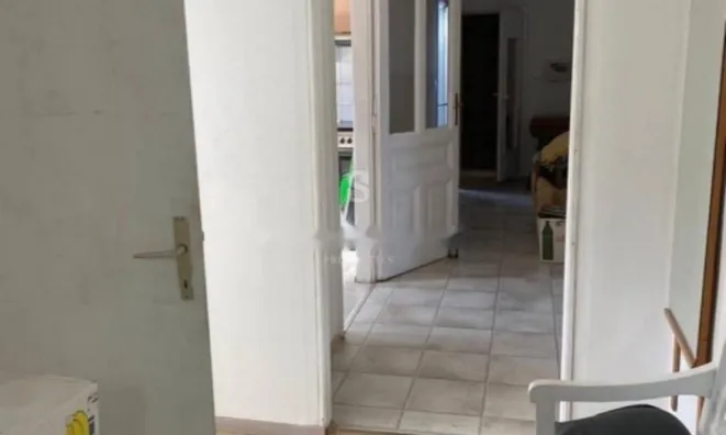 Недвижимость Трехкомнатная квартира, Центр: 6