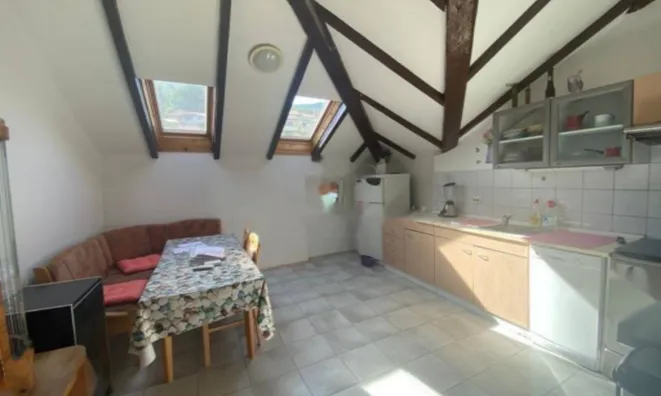 Недвижимость Трехкомнатная квартира, Центр: 8