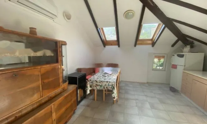 Недвижимость Трехкомнатная квартира, Центр: 10