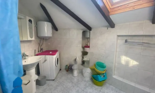 Недвижимость Трехкомнатная квартира, Центр: 15