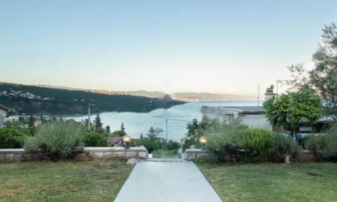 Недвижимость Трехкомнатная квартира Центр: 2