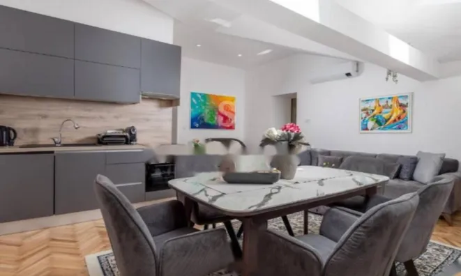 Недвижимость Трехкомнатная квартира Центр: 5