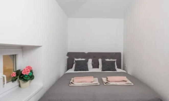 Недвижимость Трехкомнатная квартира Центр: 8