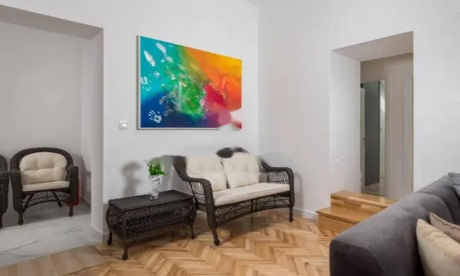 Недвижимость Трехкомнатная квартира Центр: 11