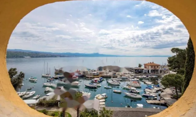 Недвижимость Трехкомнатная квартира Центр: 20