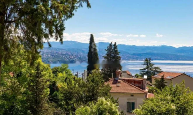 Недвижимость Двухкомнатная квартира, Центр: 4