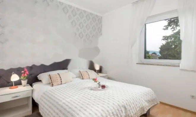 Недвижимость Двухкомнатная квартира, Центр: 9