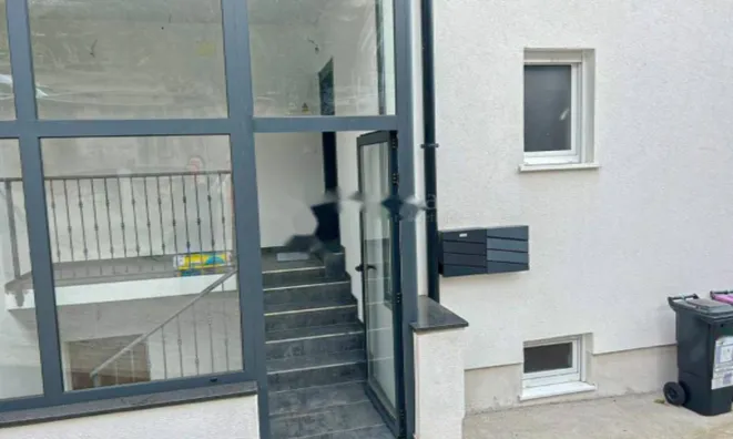 Недвижимость Трехкомнатная квартира в центре: 2