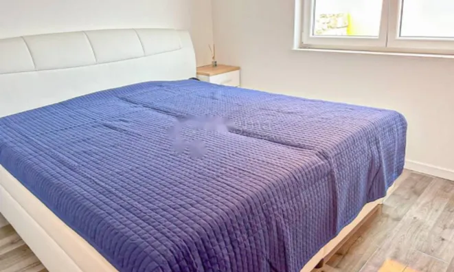 Недвижимость Трехкомнатная квартира в центре: 8