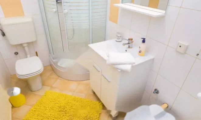 Недвижимость Трёхкомнатная квартира, центр: 17